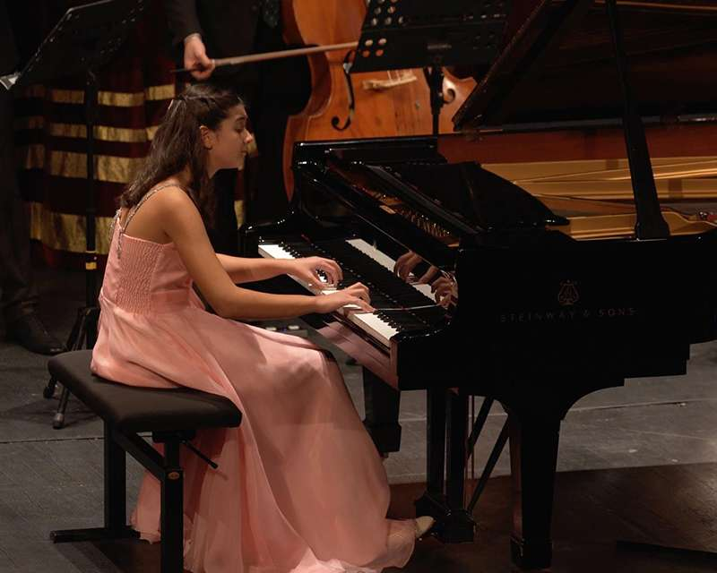 Genç Yetenek Elif Naz Ertuğrul’dan Senfoni Orkestrası ile Performans
