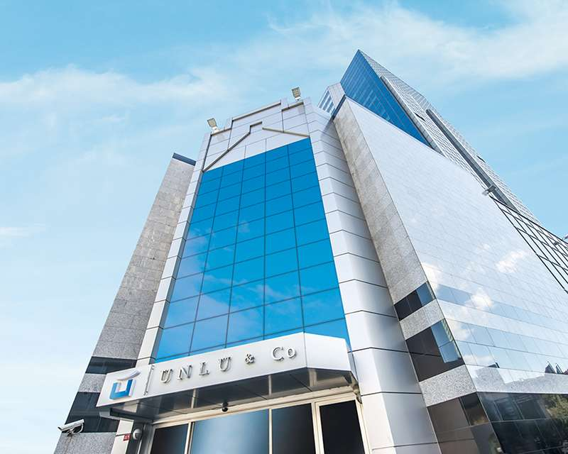 ÜNLÜ & Co 30. Yılında Küresel Gücünü Gösterdi: Tüpraş İşleminde Önemli Rol