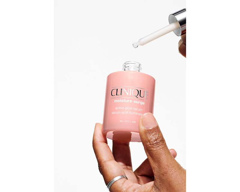 Nem, Konfor ve Işıltı Bir Arada: Clinique Moisture Surge Ailesiyle Yeni Dönem