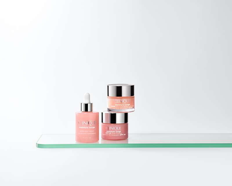 Işıltılı Cildin Sırrı: Clinique Moisture Surge ile Yoğun Nem Etkisi