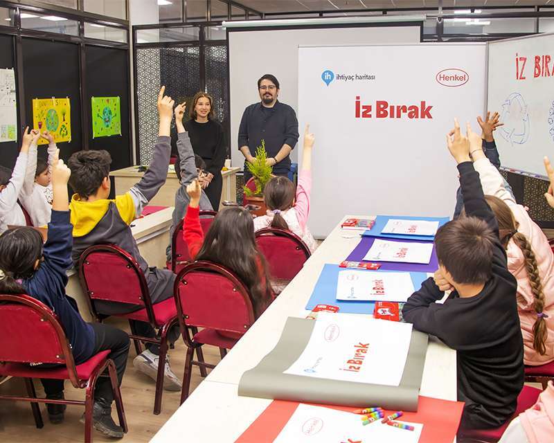 Henkel Türkiye’nin “İz Bırak” Projesi İzmirli Çocuklarla Buluşuyor