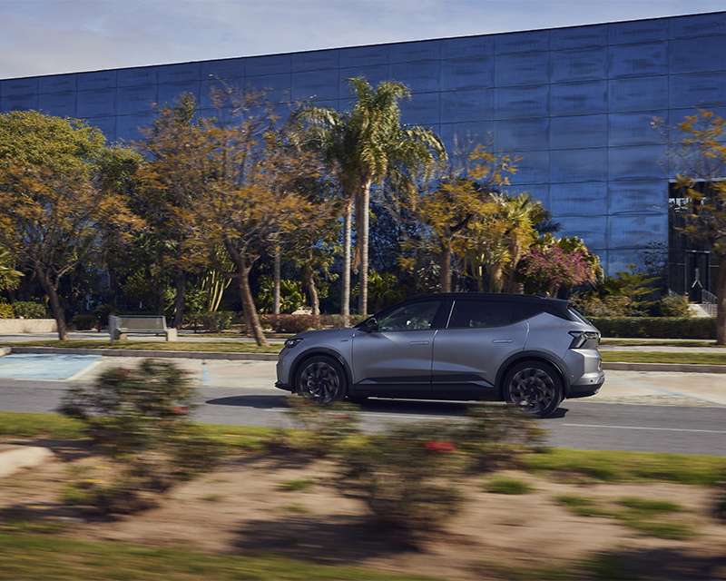 “Yılın Otomobili” Türkiye’de: Renault Scenic E-Tech Sahneye Çıktı