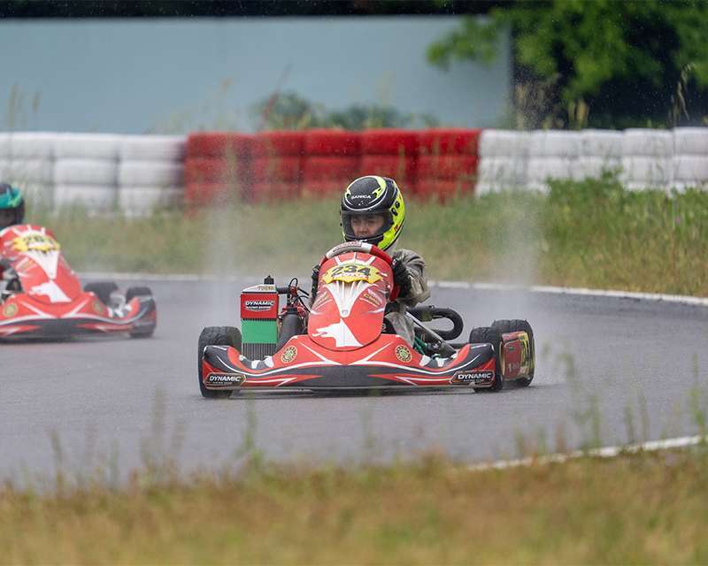 https://guncelmarkahaber.com/m/dynamic-racing-team-turkiye-karting-sampiyonasi-nin-ikinci-ayaginda-zirveye-cikti/