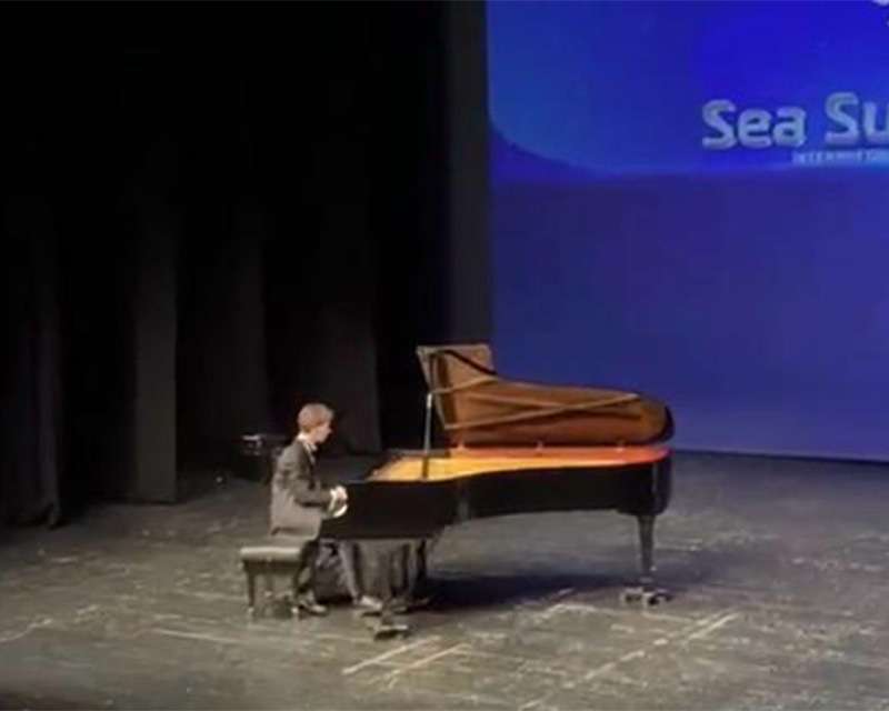 İspanya’da Düzenlenen Uluslararası Müzik Yarışmasında İzmir Amerikan Koleji Rüzgârı Esti