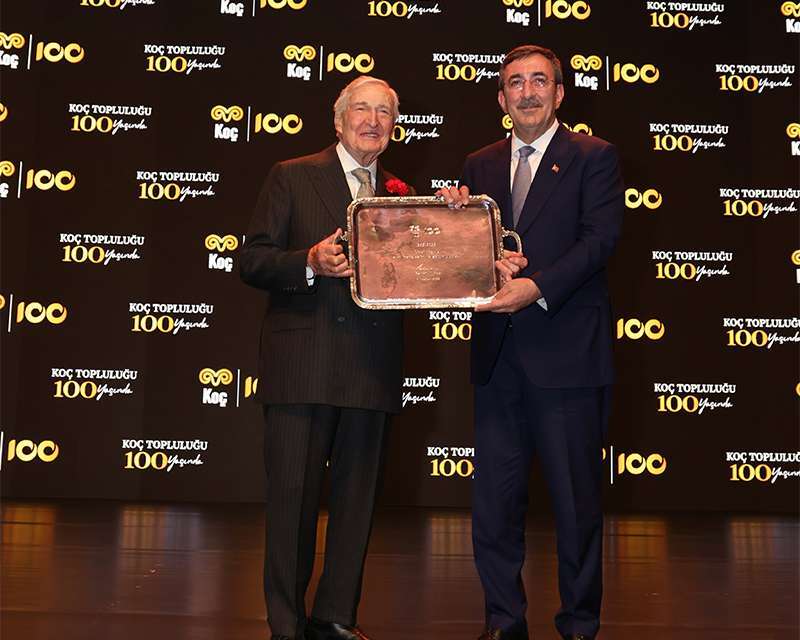 https://guncelmarkahaber.com/m/koc-holding-100-yilini-yolculugunun-basladigi-ankara-da-kutladi/