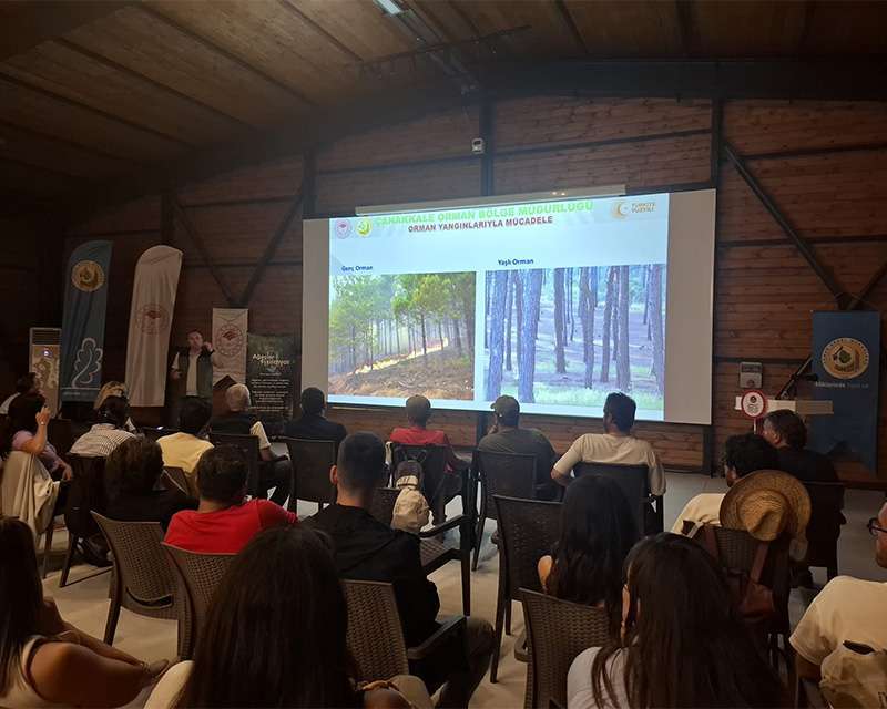 https://habercevap.com/haberler/agaclar-fisildiyor-projesi-canakkale-de-yerel-topluluklarla-buyumeye-devam-ediyor/