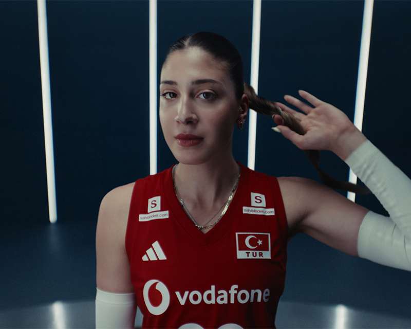 Mercedes-Benz’in Yeni Reklam Filmi, Filenin Sultanları’nın İlham Veren Hikâyesini Anlatıyor 