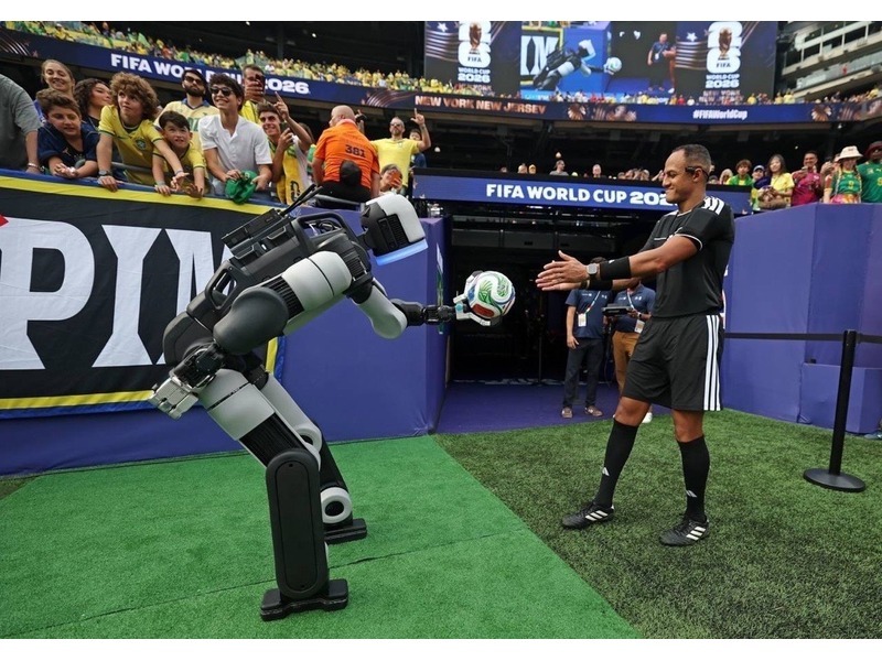 İnsansı robot Atlas, FIFA Dünya Kupası 2026™ ile sahaya çıktı