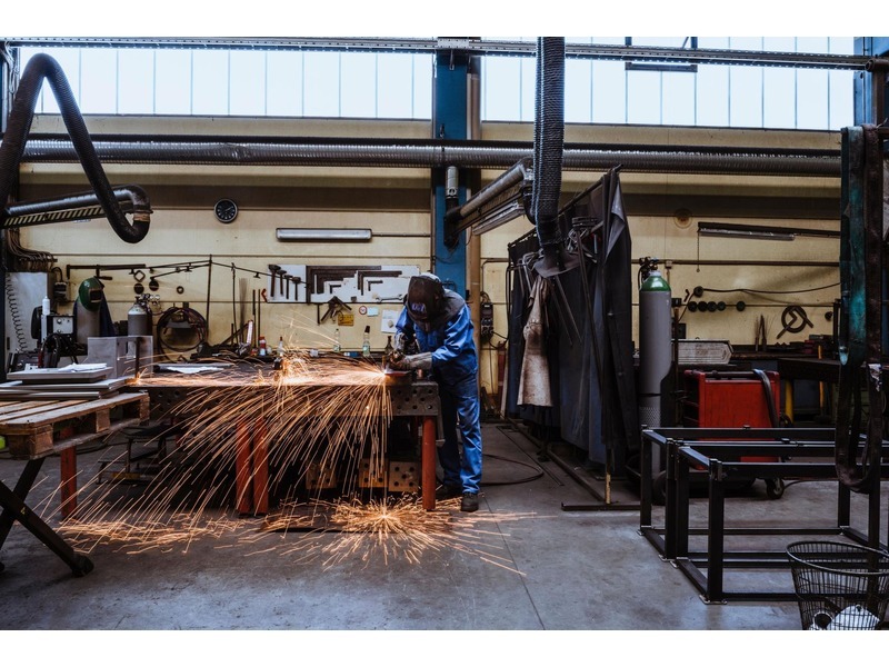 Enerji dönüşümünün kritik hammaddeleri Allianz Trade Metal Sektörü Raporu'nda