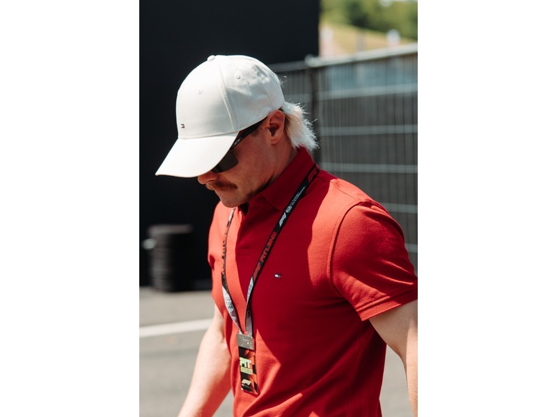 İki Amerikan ikonu Formula 1®'de buluştu: Tommy Hilfiger ve Cadillac Formula 1® Team
