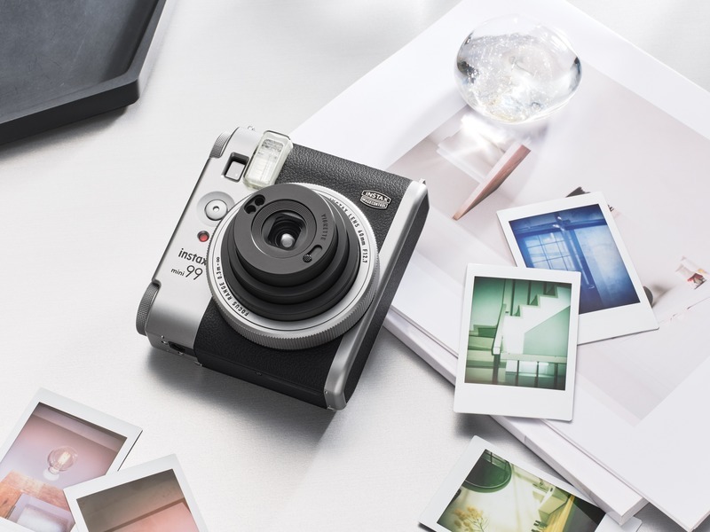 FUJIFILM, instax mini 99™'un yeni gümüş modelini satışa sundu