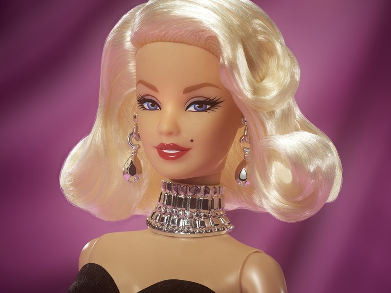 Hollywood'un efsane ismi Marilyn Monroe, Barbie Signature koleksiyonuna katıldı
