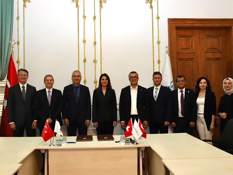Novartis Türkiye ve Türkiye Sağlık Enstitüleri Başkanlığı kronik hastalıklar, klinik araştırmalar ve yerli üretim alanlarında iş birliği sözleşmesi imzaladı