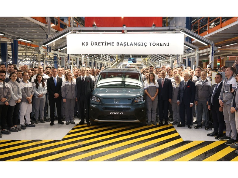 Tofaş’ın yeni üretim hattından ilk Fiat Dobló banttan indi